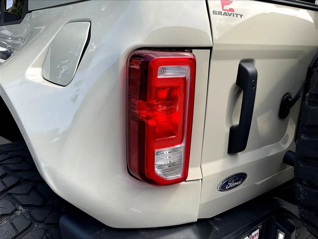 Ford Bronco photo 21
