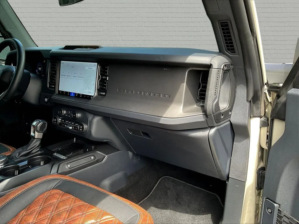 Ford Bronco photo 23