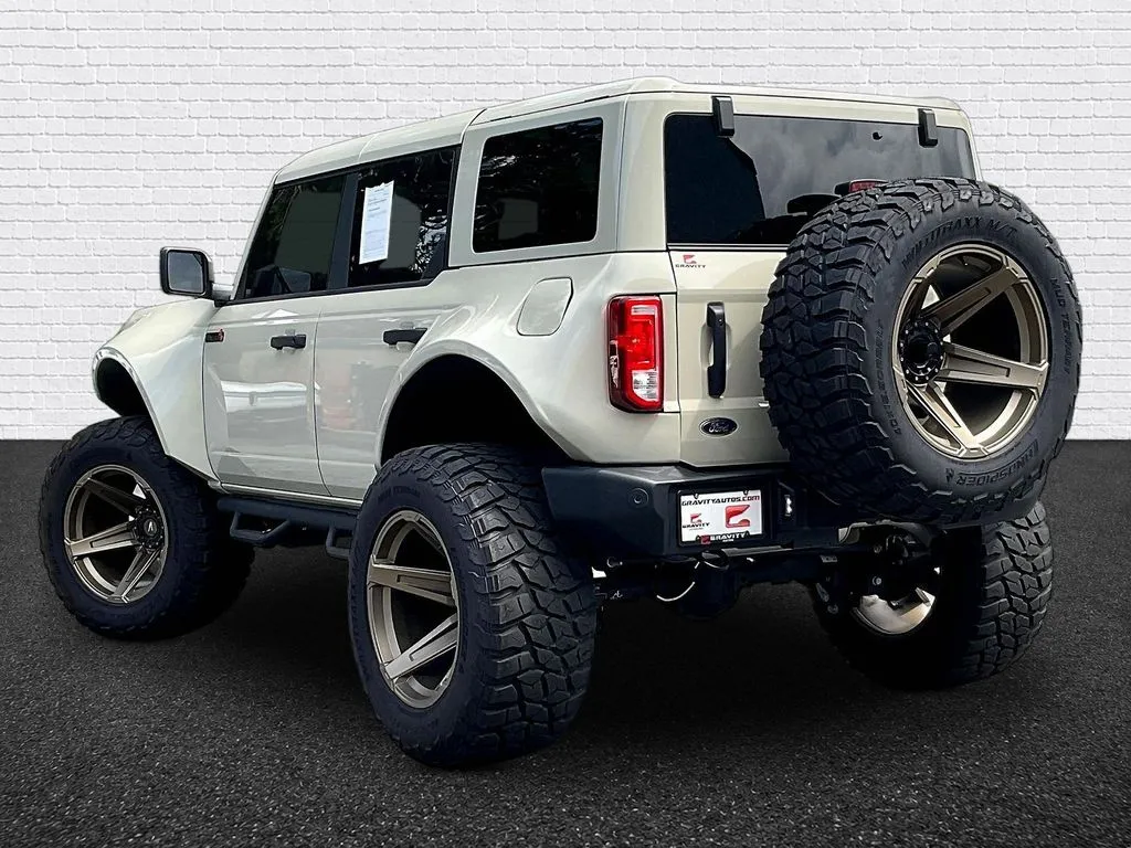 Ford Bronco photo 4