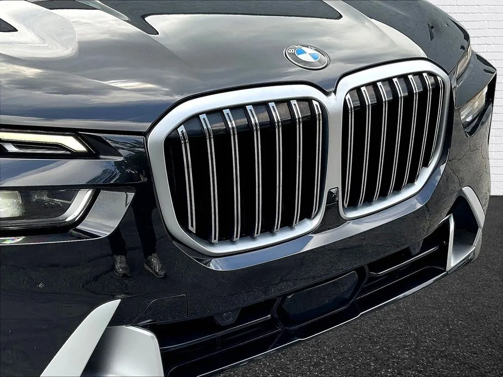 BMW X7 photo 29