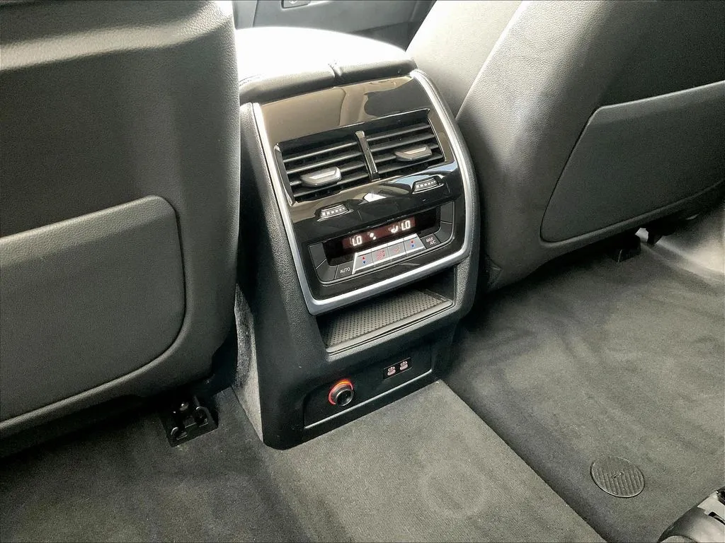 BMW X7 photo 10