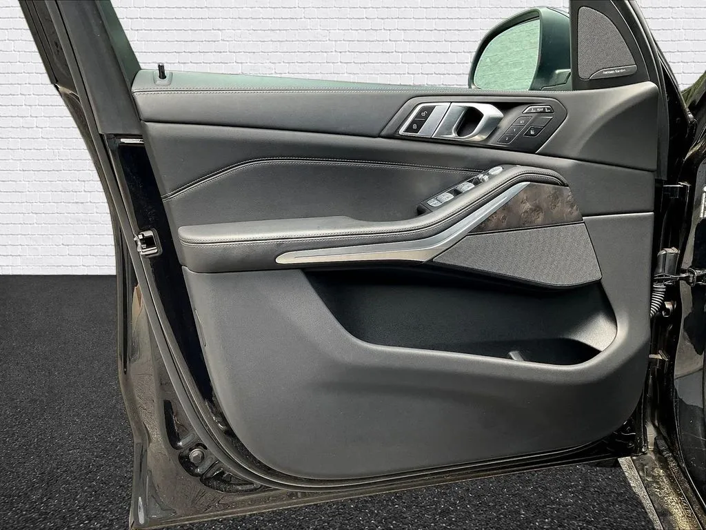 BMW X7 photo 18
