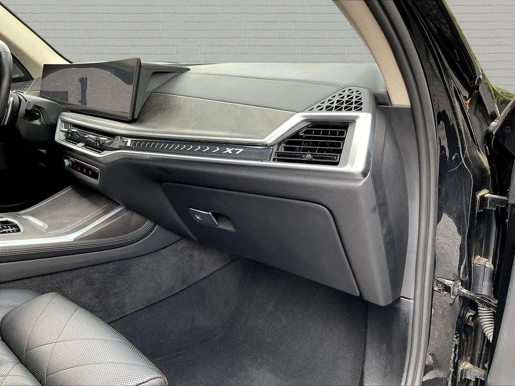 BMW X7 photo 24