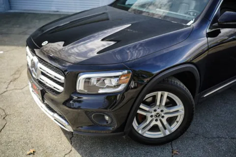 Photos of 2022 Mercedes-Benz GLB 250 for sale in Roswell, GA at Gravity Autos Roswell