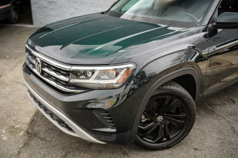 Photos of 2022 Volkswagen Atlas 2.0T SE w/Technology for sale in Roswell, GA at Gravity Autos Roswell