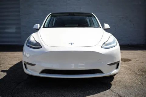 More photos of 2021 Tesla Model Y Long Range at Gravity Autos Roswell, GA