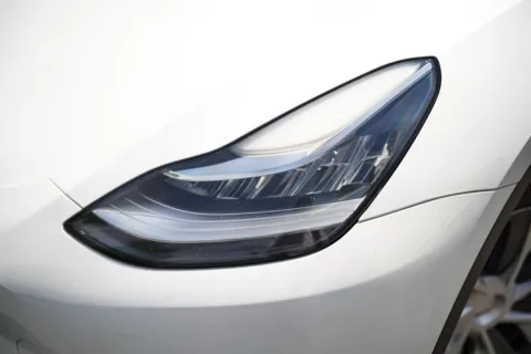 More photos of 2023 Tesla Model Y Long Range at Gravity Autos Roswell, GA