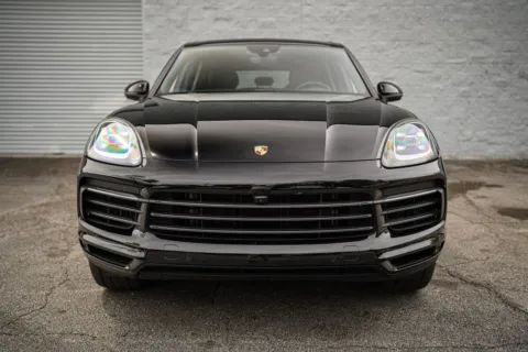 More photos of 2022 Porsche Cayenne Platinum Edition at Gravity Autos Roswell, GA