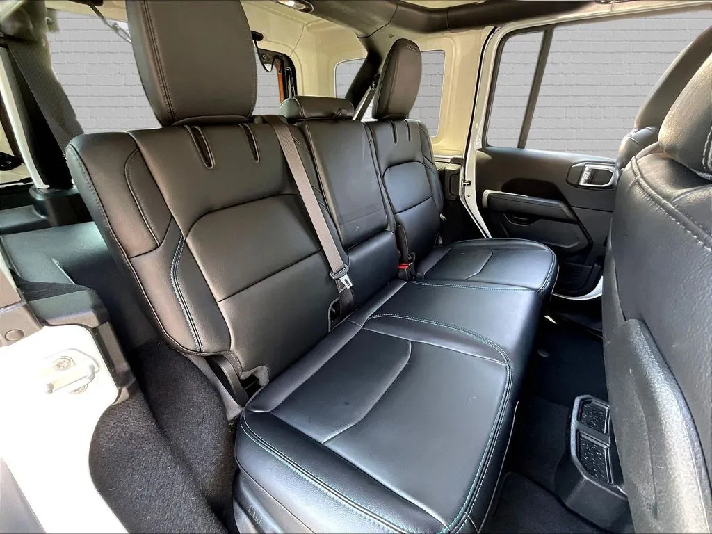Jeep Wrangler photo 20
