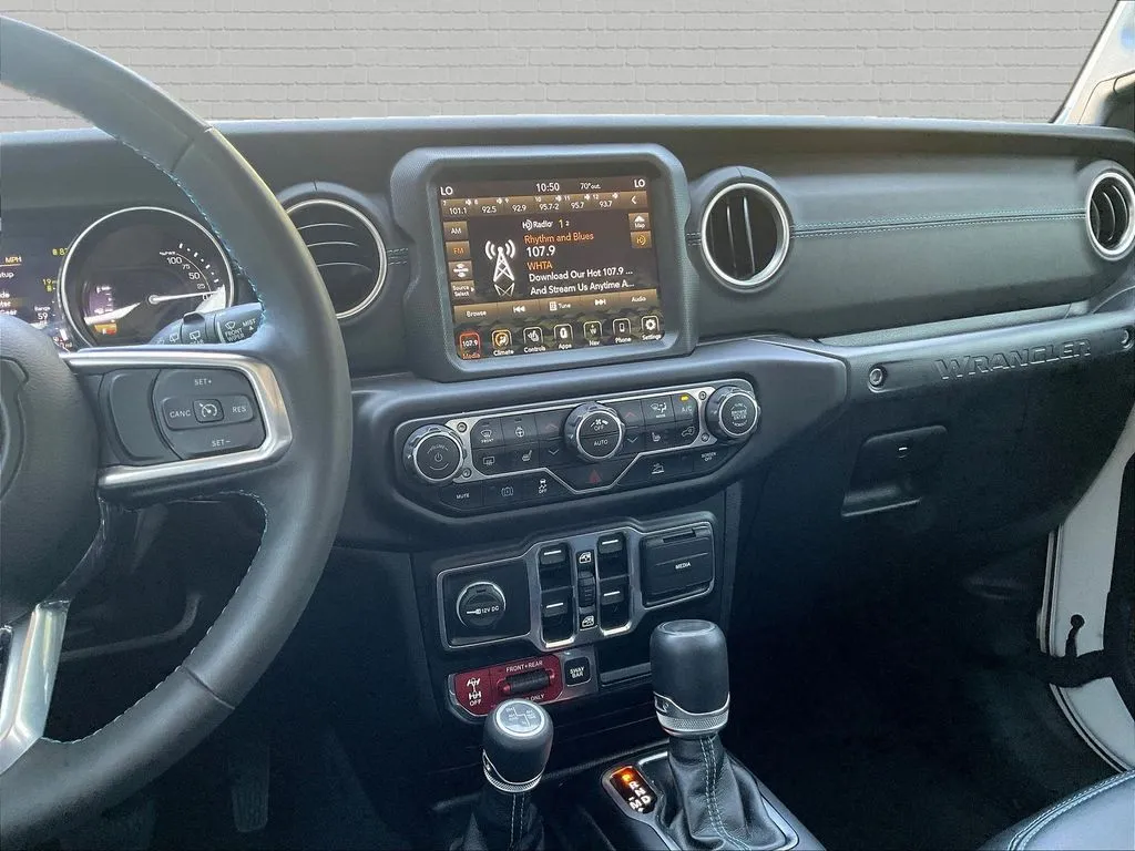 Jeep Wrangler photo 9