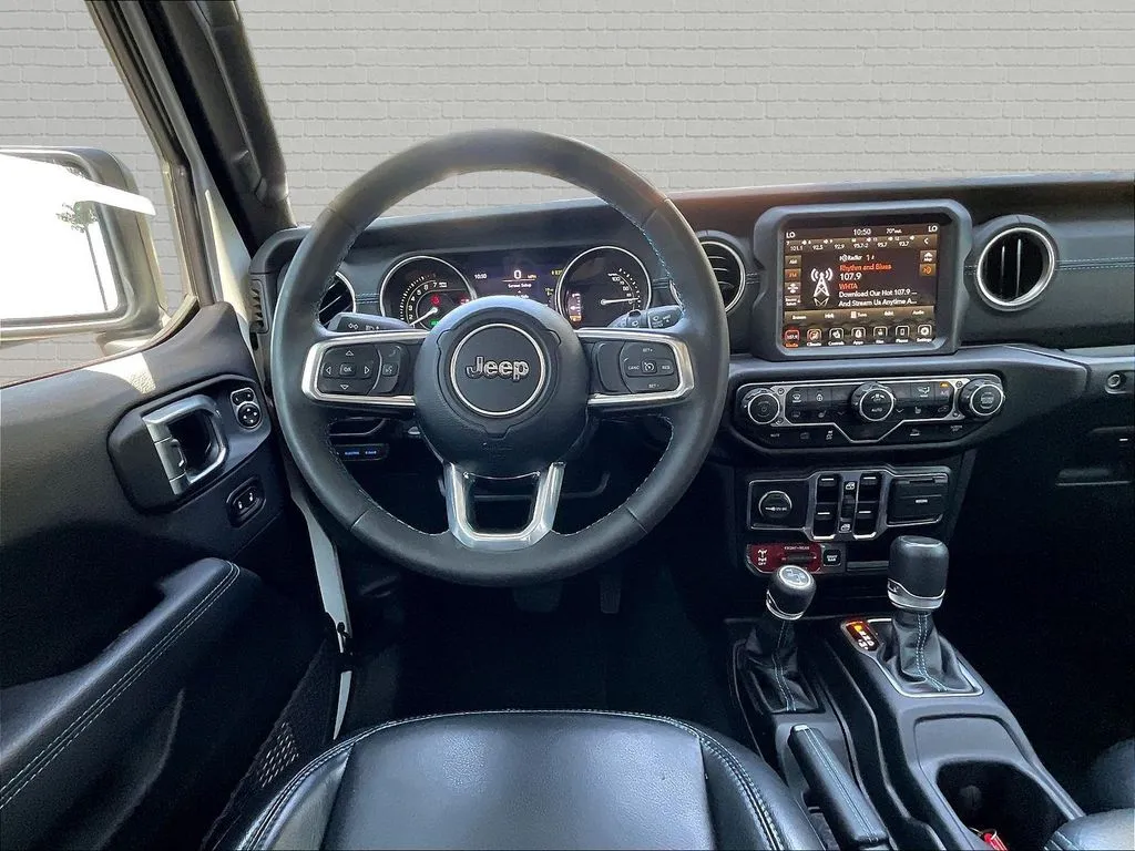 Jeep Wrangler photo 8