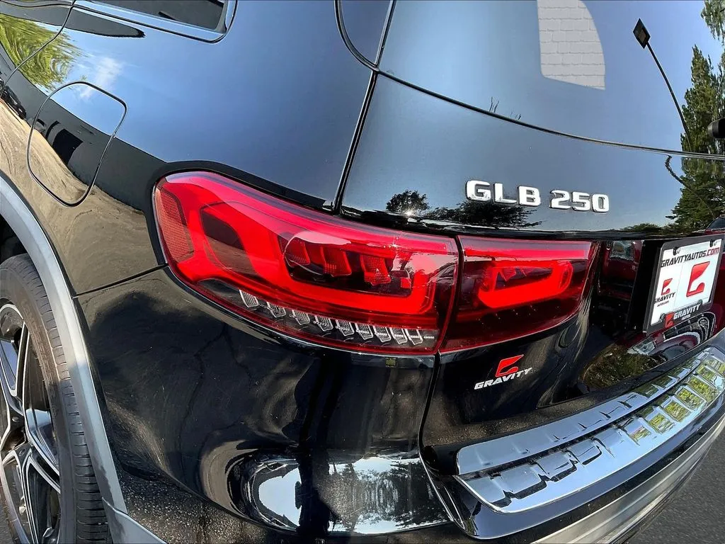 Mercedes-Benz GLB photo 19