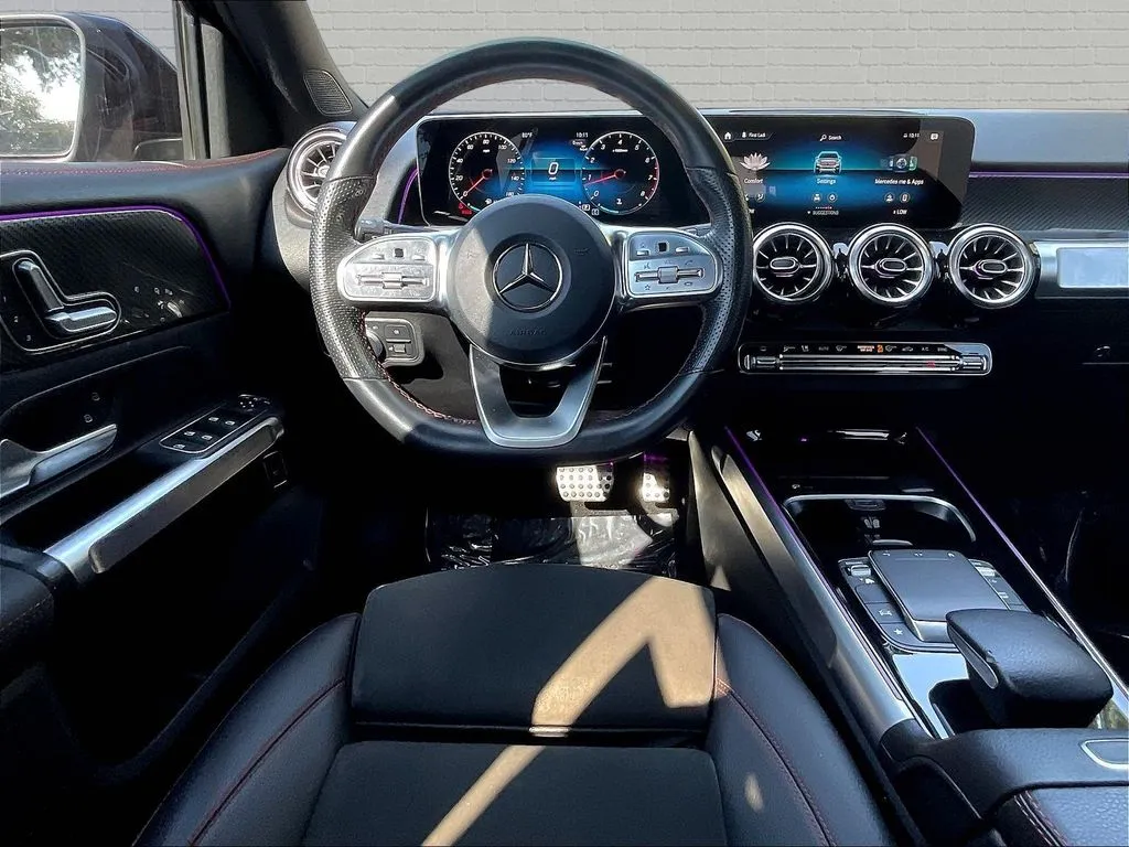 Mercedes-Benz GLB photo 8