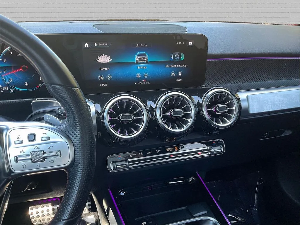 Mercedes-Benz GLB photo 9