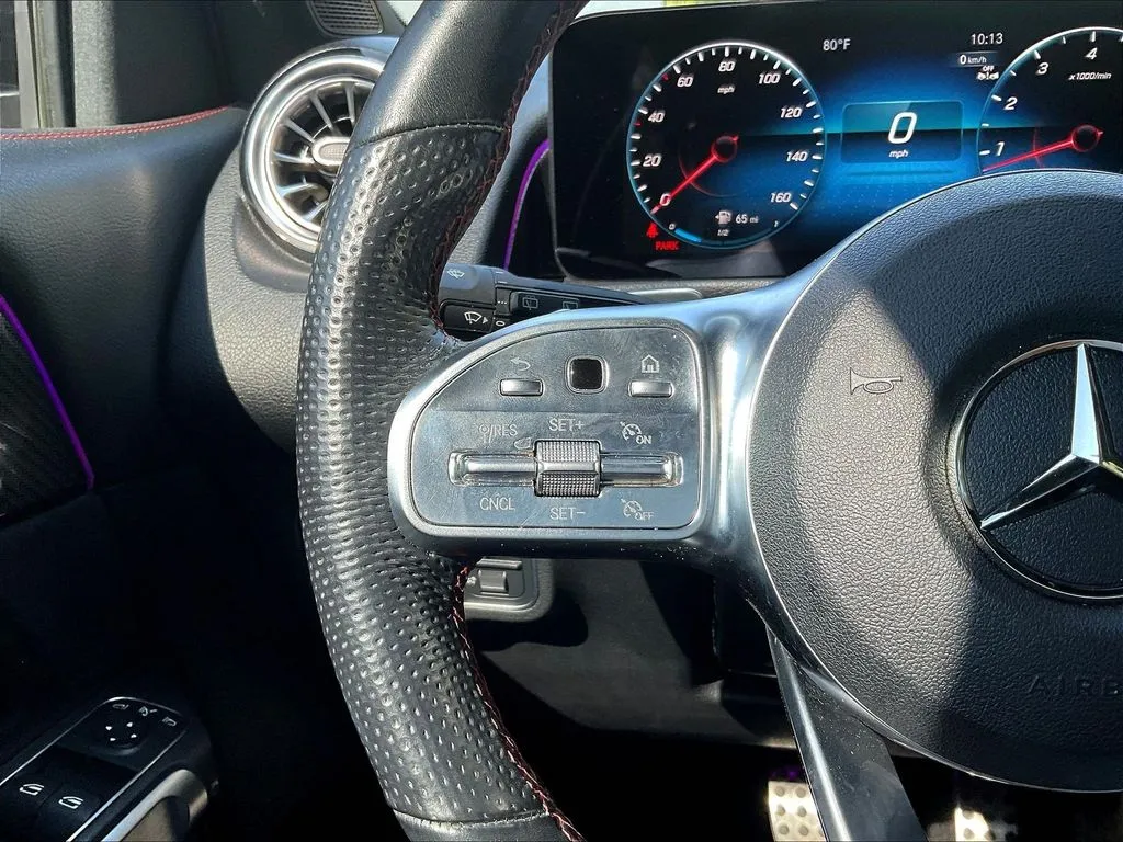 Mercedes-Benz GLB photo 10