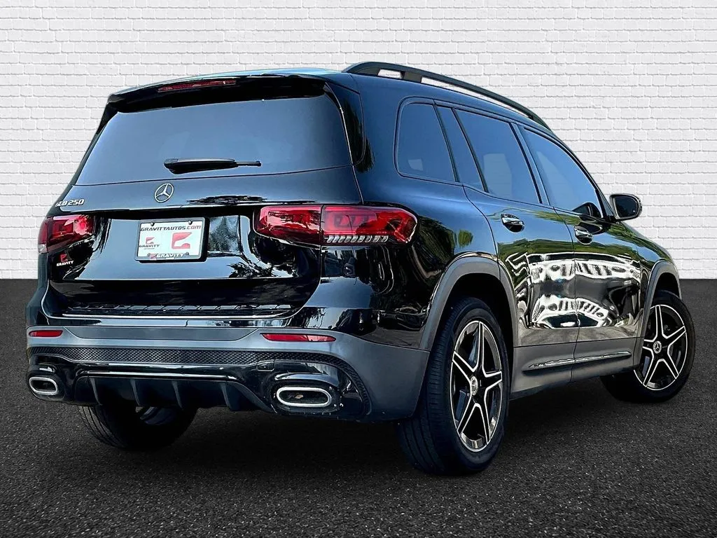 Mercedes-Benz GLB photo 6
