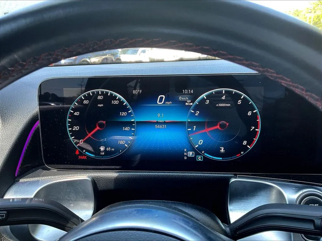 Mercedes-Benz GLB photo 12