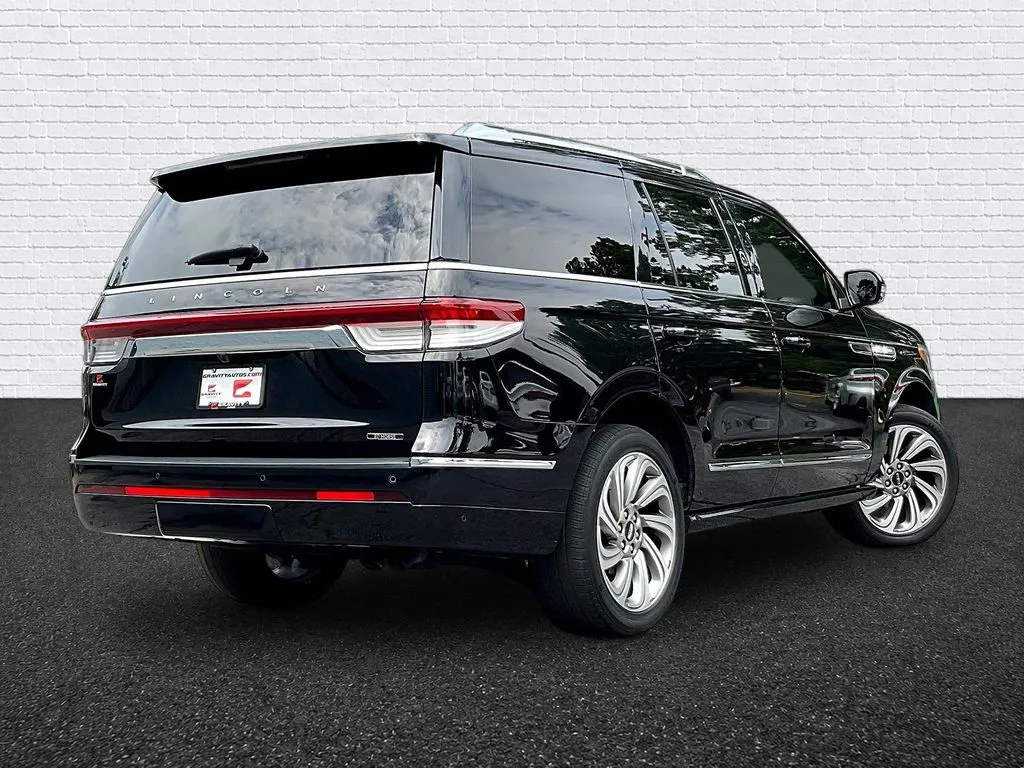 Lincoln Navigator photo 6