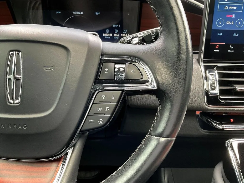 Lincoln Navigator photo 11