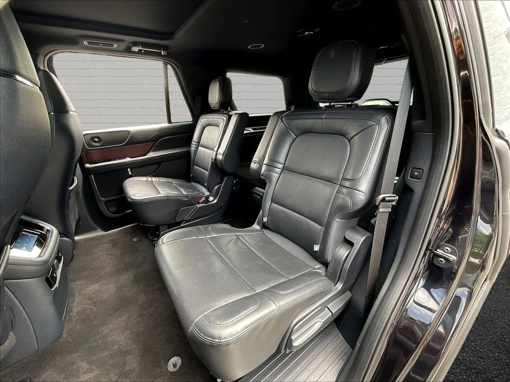 Lincoln Navigator photo 17
