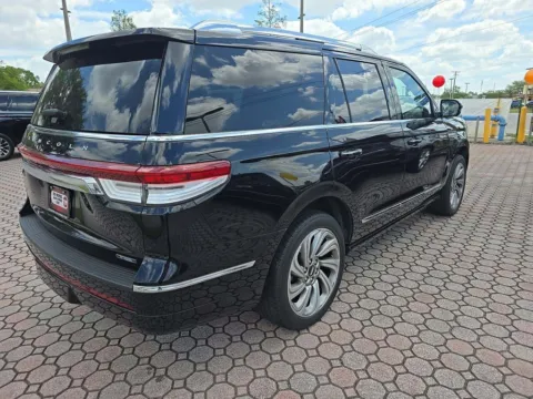 More photos of 2023 Lincoln Navigator Reserve at Gravity Autos Roswell, GA