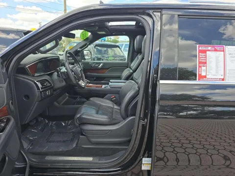 More photos of 2023 Lincoln Navigator Reserve at Gravity Autos Roswell, GA