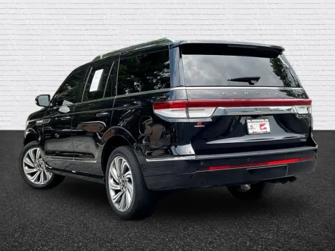 More photos of 2023 Lincoln Navigator Reserve at Gravity Autos Roswell, GA