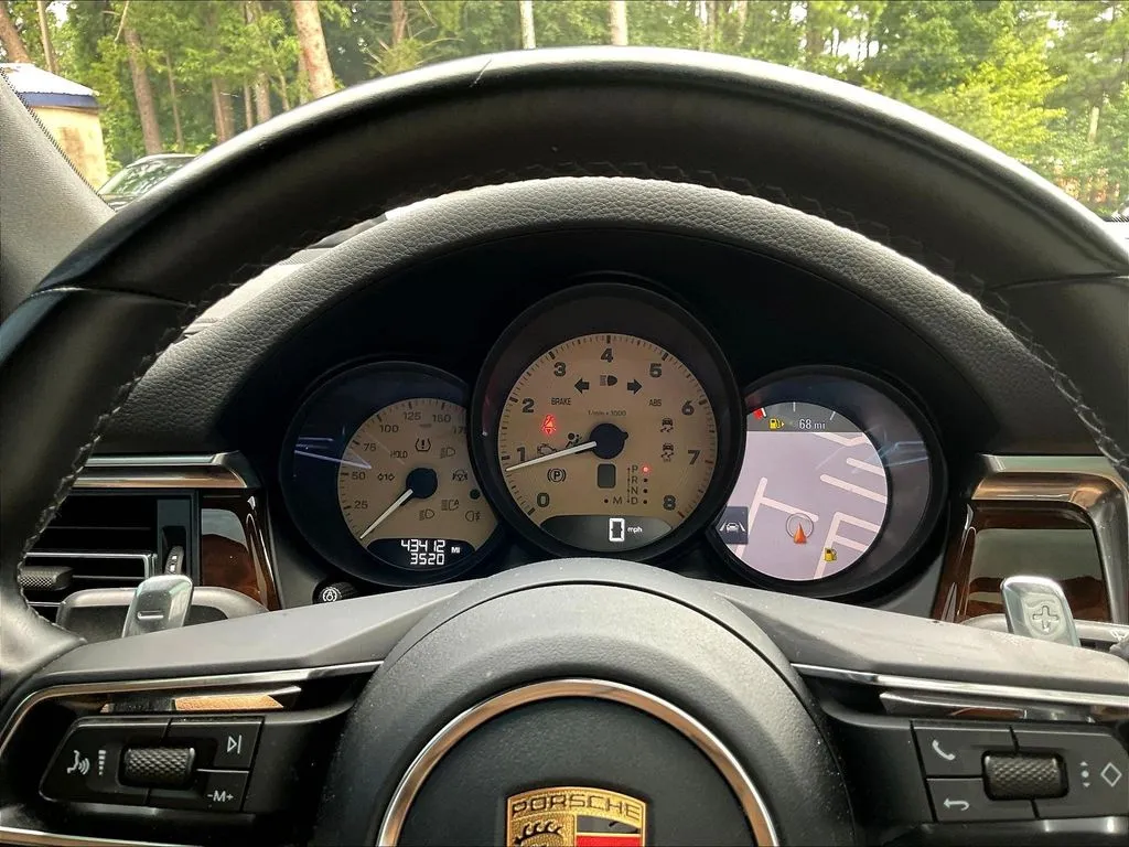 Porsche Macan photo 12