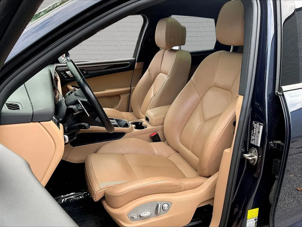 Porsche Macan photo 18