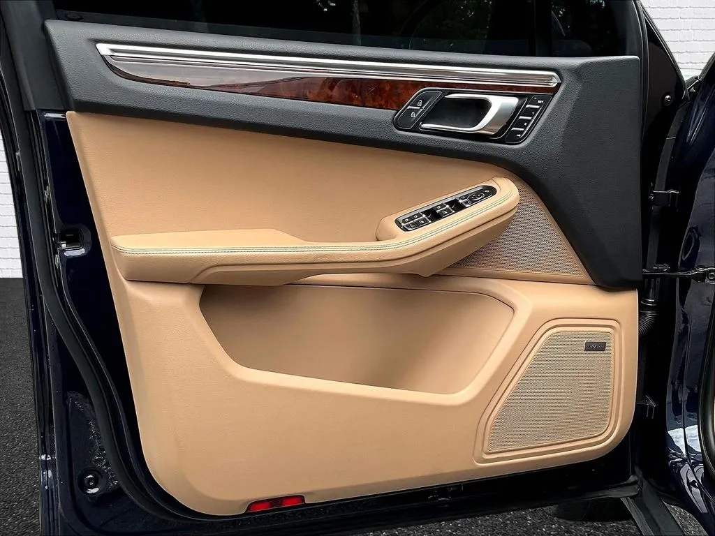 Porsche Macan photo 17