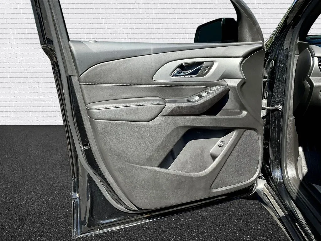 Chevrolet Traverse photo 14