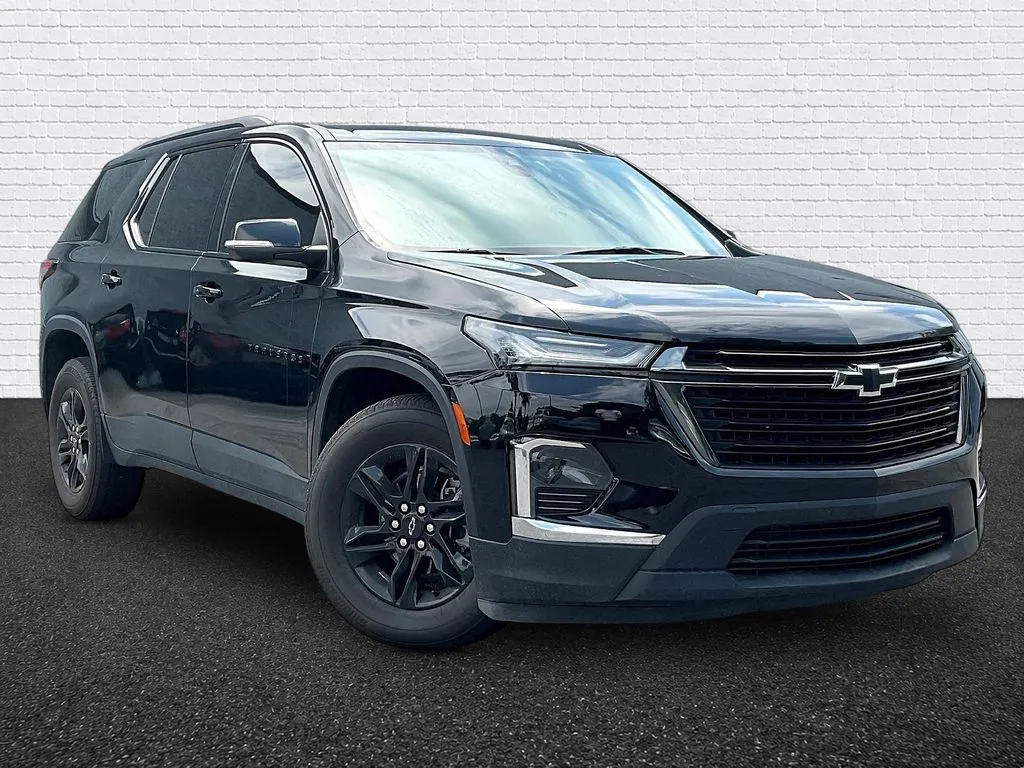 Chevrolet Traverse photo 3