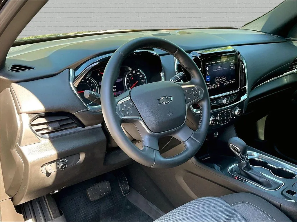 Chevrolet Traverse photo 11