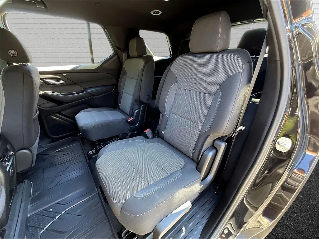 Chevrolet Traverse photo 16