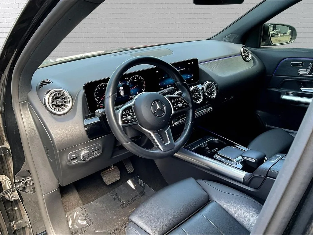 Mercedes-Benz GLA photo 15