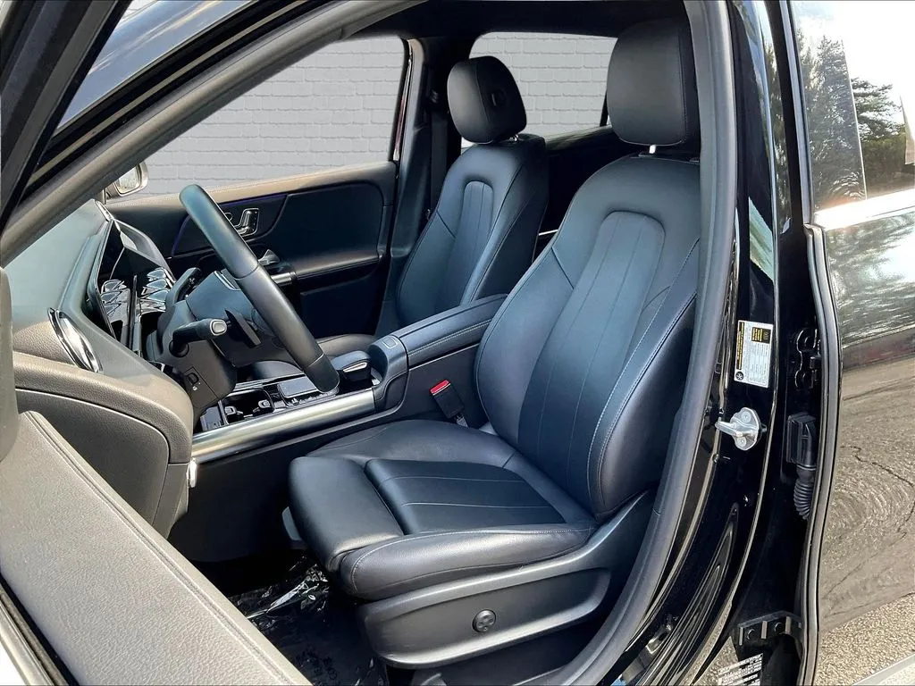 Mercedes-Benz GLA photo 19