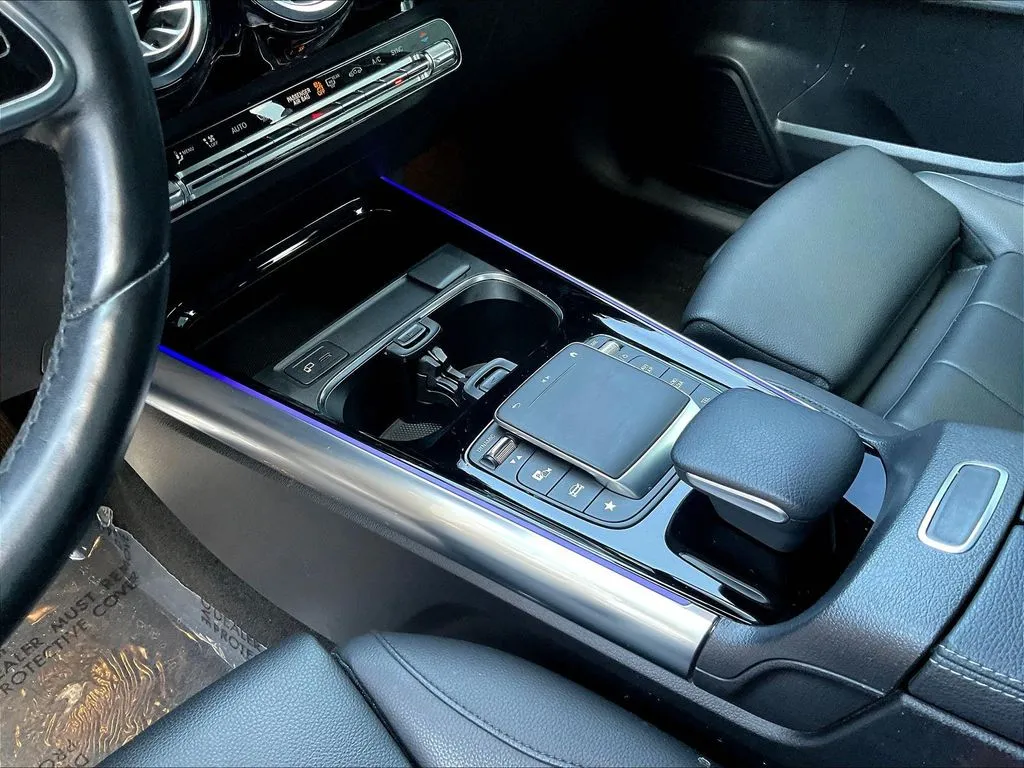 Mercedes-Benz GLA photo 16