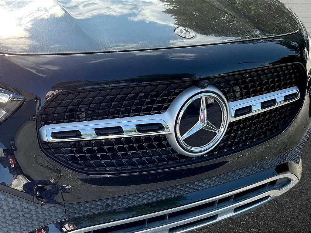 Mercedes-Benz GLA photo 26