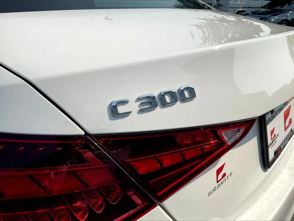 Mercedes-Benz C-Class photo 19
