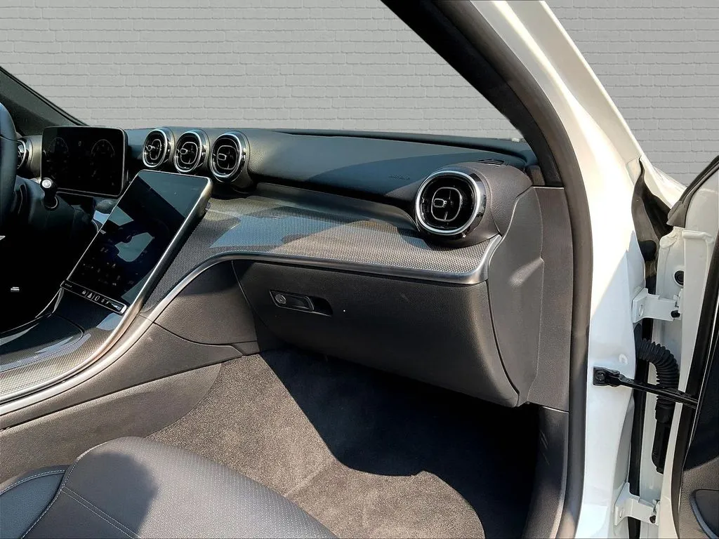 Mercedes-Benz C-Class photo 20