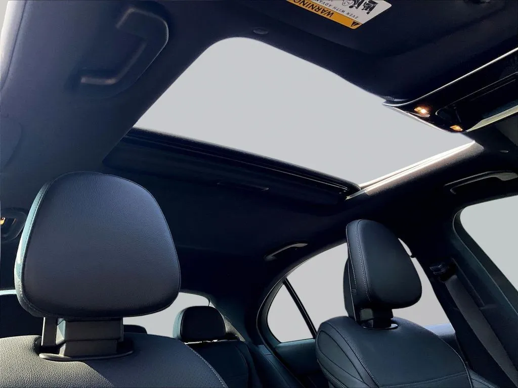 Mercedes-Benz C-Class photo 21