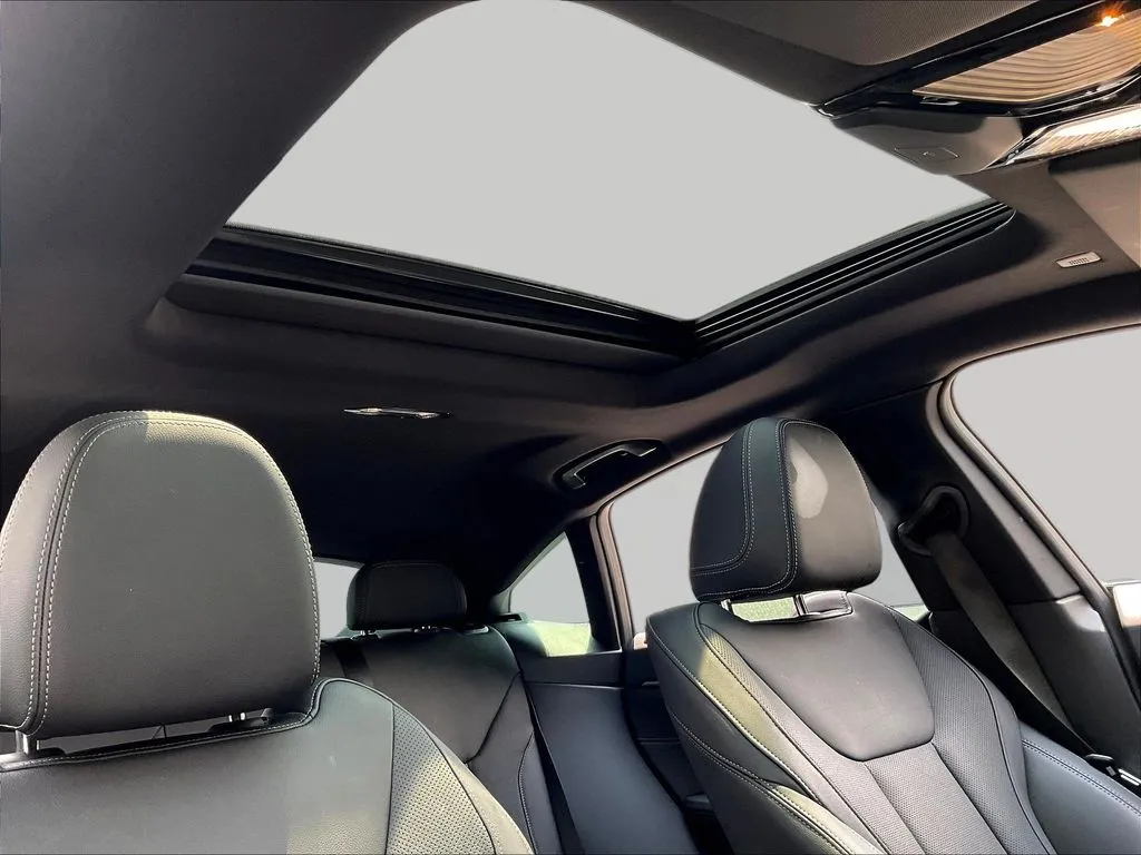 BMW i4 photo 22