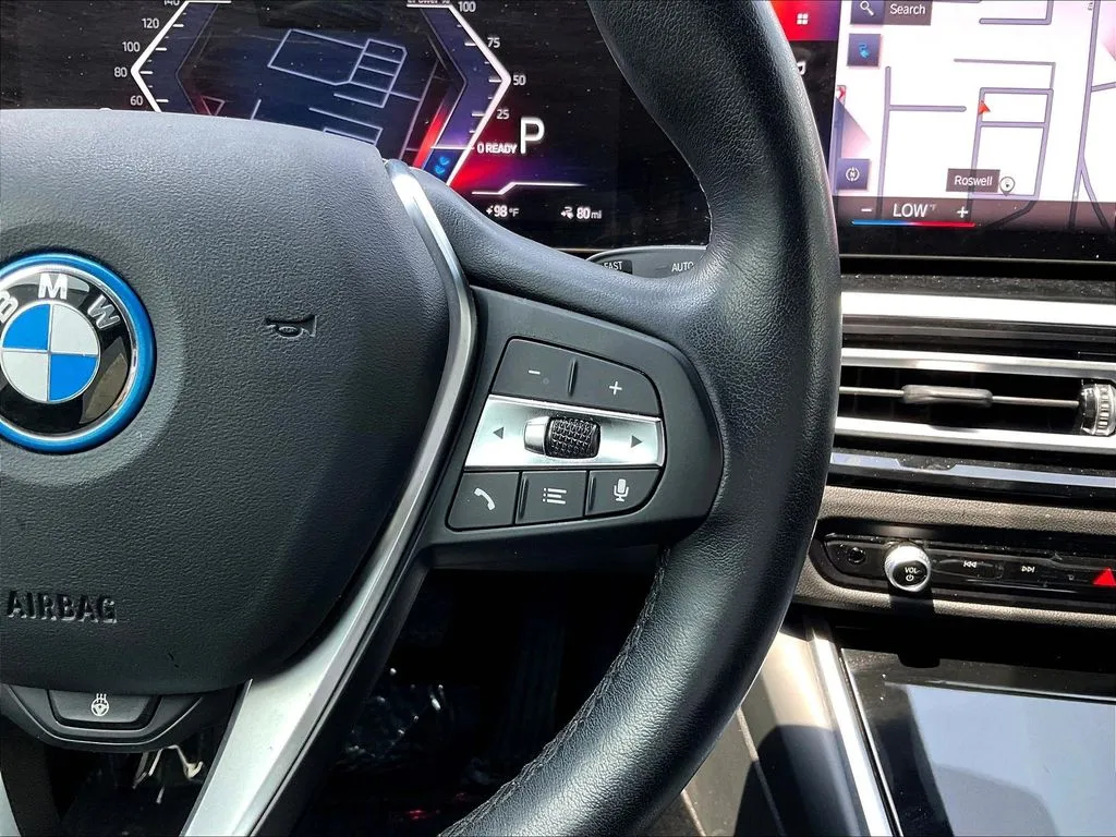 BMW i4 photo 12