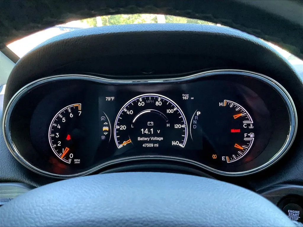Jeep Grand Cherokee photo 12