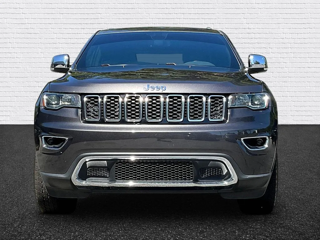 Jeep Grand Cherokee photo 2