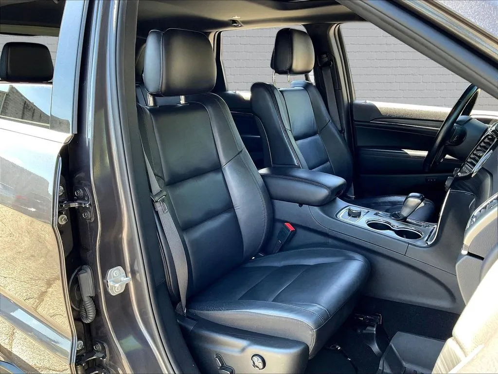 Jeep Grand Cherokee photo 24