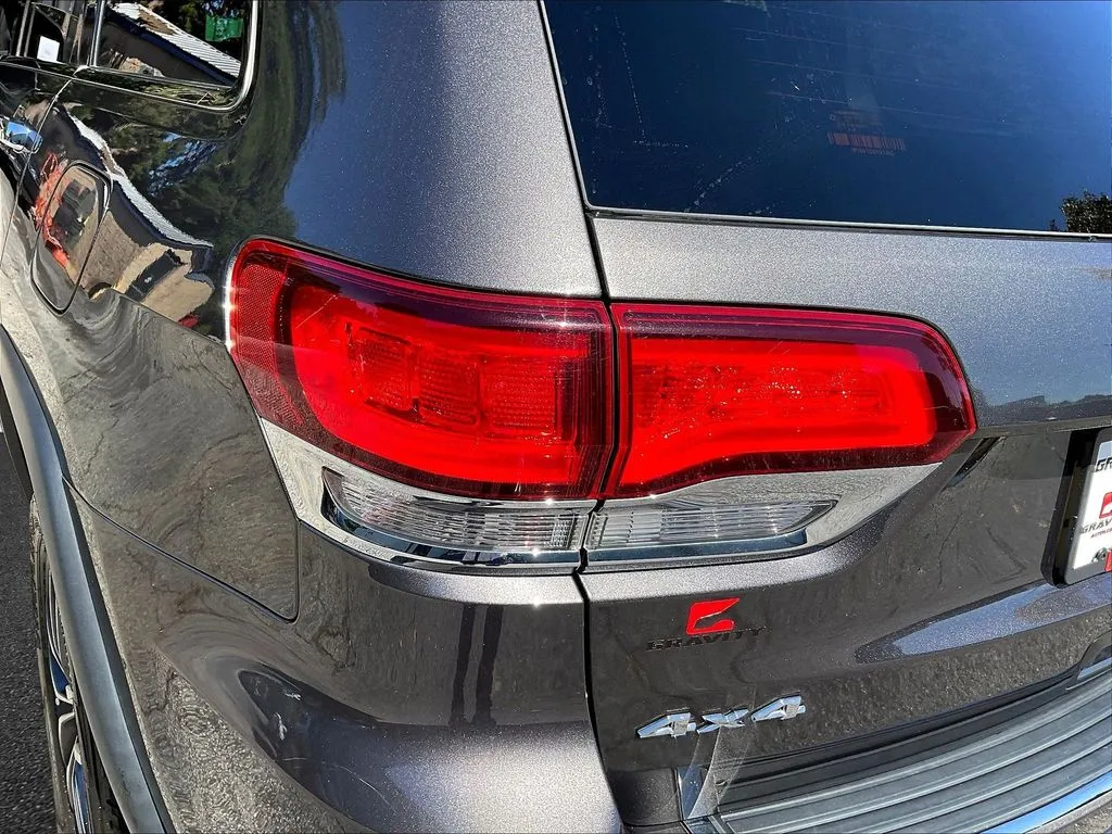 Jeep Grand Cherokee photo 19