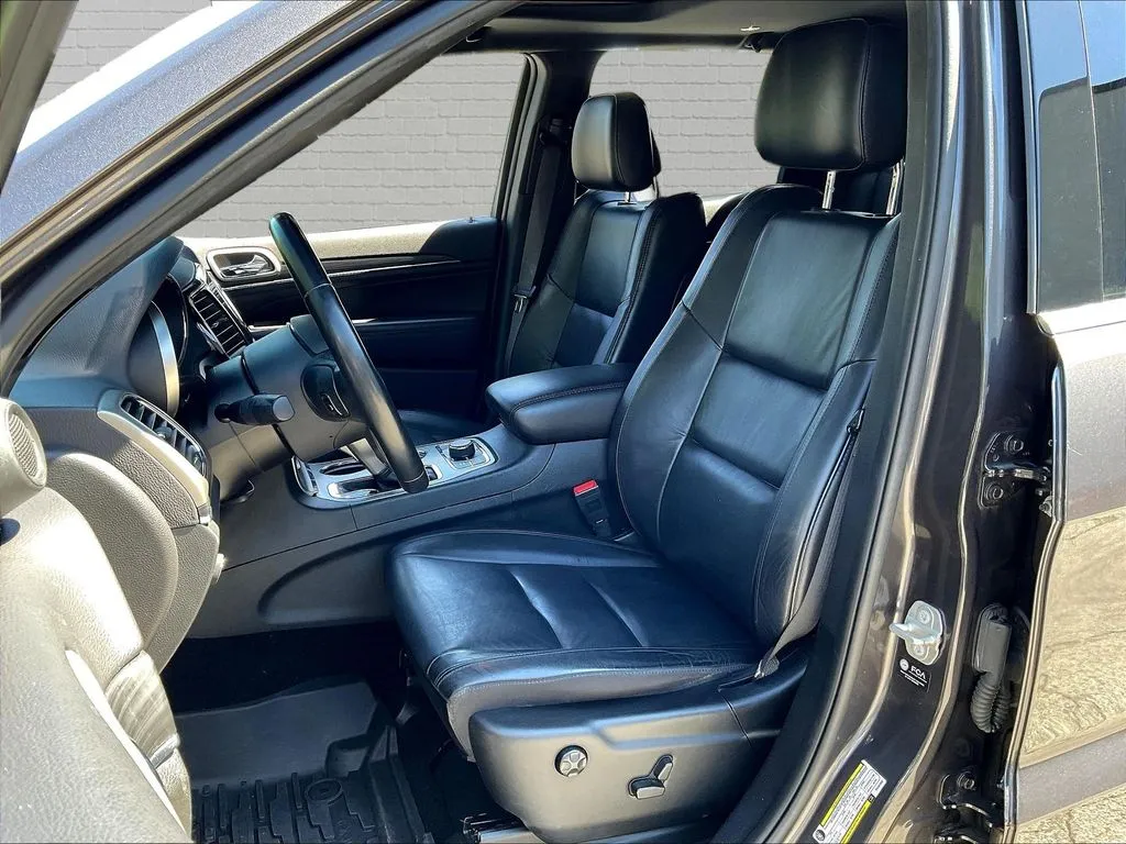 Jeep Grand Cherokee photo 17