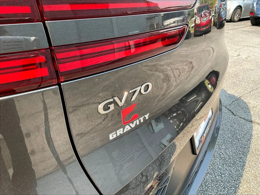 Genesis GV70 photo 21