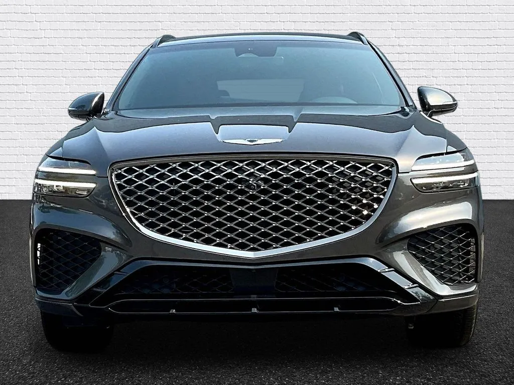 Genesis GV70 photo 2